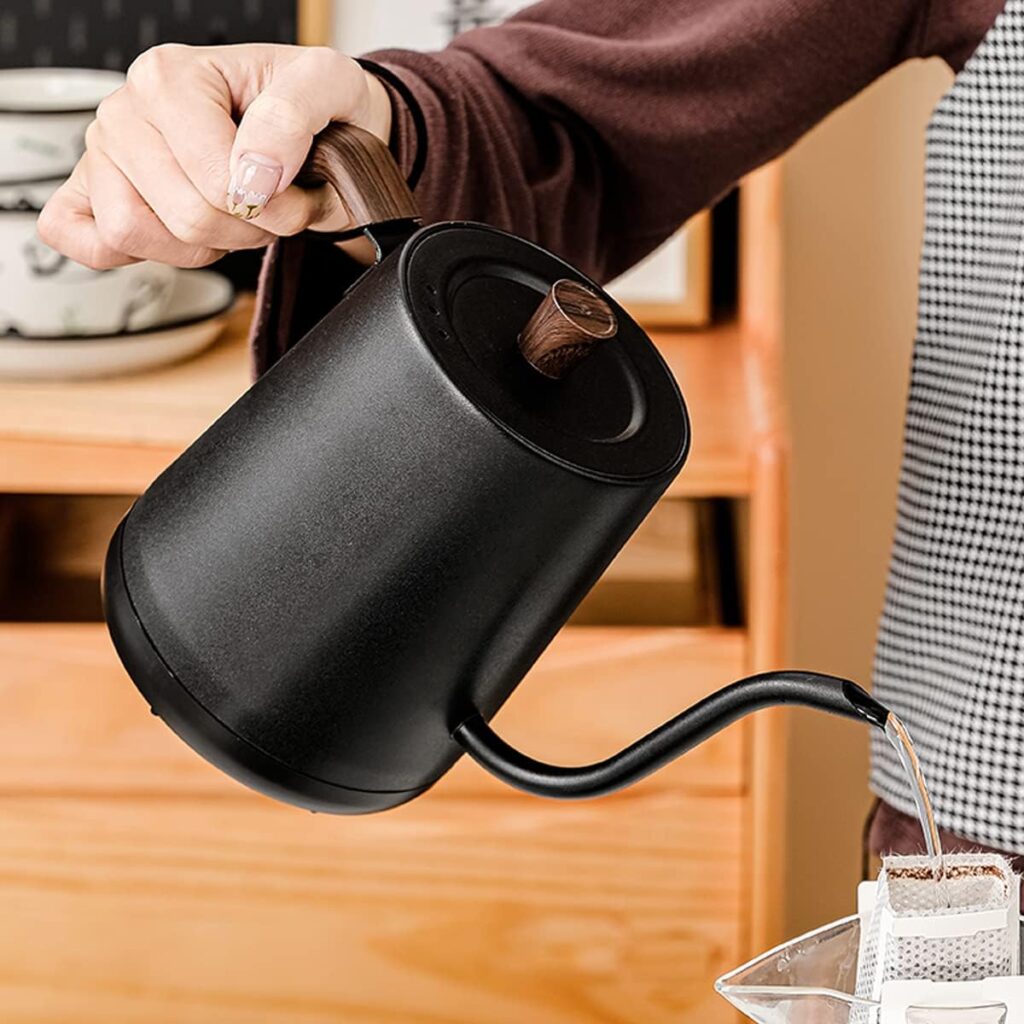 Foldable Portable Electric Kettle with Food Grade Silicone, 6 Mins Fast Water Boiling Tea Pot Coffee Pot for Camping or Travel, Collapsible Kettle with Separable Power Cord 110V US Plug 600ML White